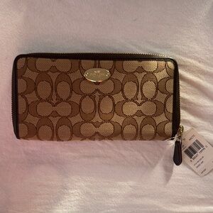 Coach Signature Brown Zip Wallet